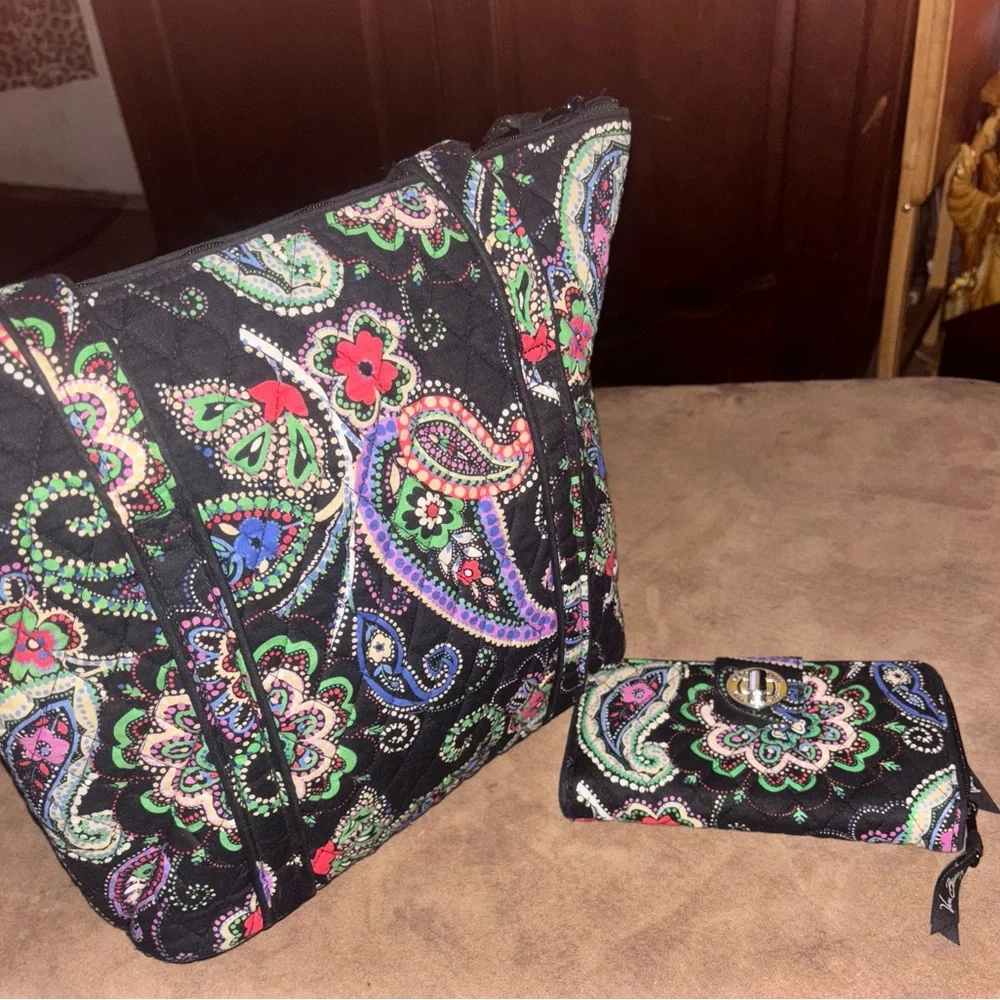 Vera Bradley Kiev Paisley Tote w/ wallet - Picture 4 of 6